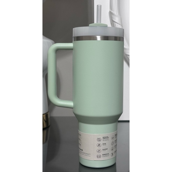 Stanley Quencher H2.0 FlowState Tumbler 40oz, MATCHA CREAM‎ - Picture 4 of 6